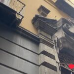 Immagine Instagram Pino De Stasio . Cadono calcinacci Palazzo Filomarino, Napoli.